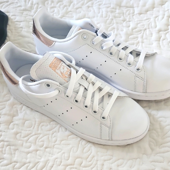 Adidas Stan Smith Shoes - Picture 1 of 4